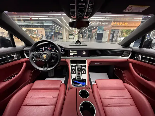 Porsche Panamera — Фото автомобиля 10