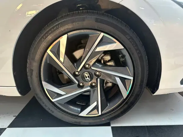 Hyundai Elantra — Фото автомобиля 5