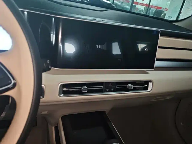 Geely ICON — Фото автомобиля 13