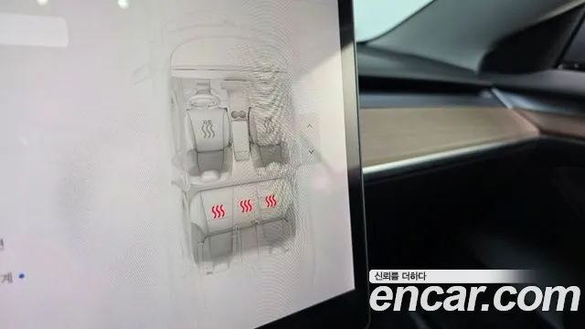 Tesla Model 3 — Фото автомобиля 22