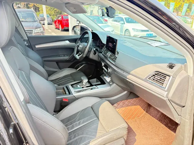 Audi Q5L — Фото автомобиля 10