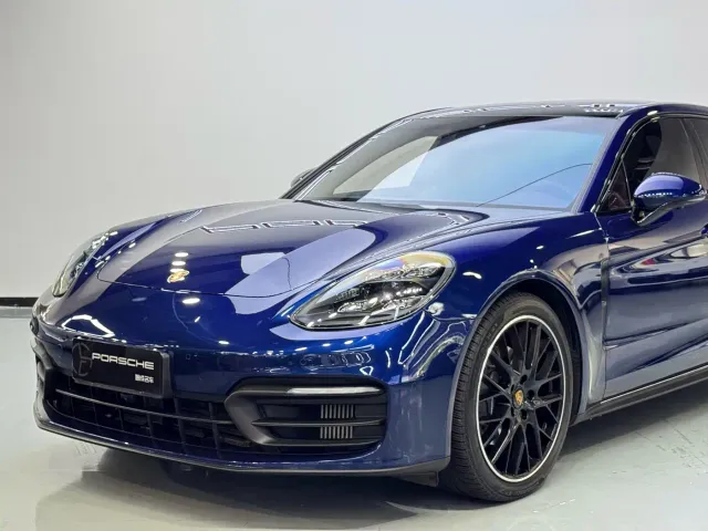 Porsche Panamera — Фото автомобиля 10