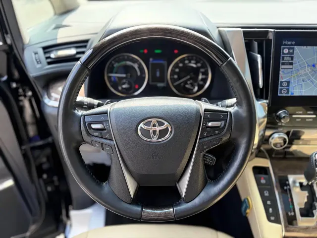 Toyota Alphard — Фото автомобиля 9