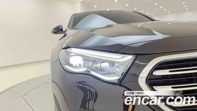 Mercedes-Benz E-Class — Фото автомобиля 11