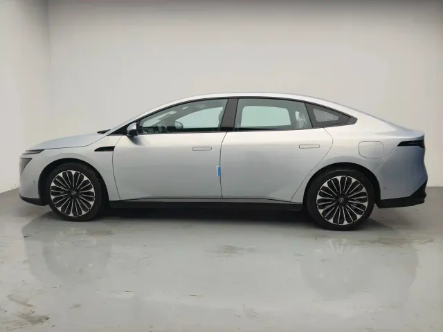 Nissan N7 — Фото автомобиля 3