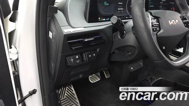 Kia EV6 — Фото автомобиля 19