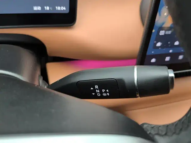 Leapmotor C10 — Фото автомобиля 16