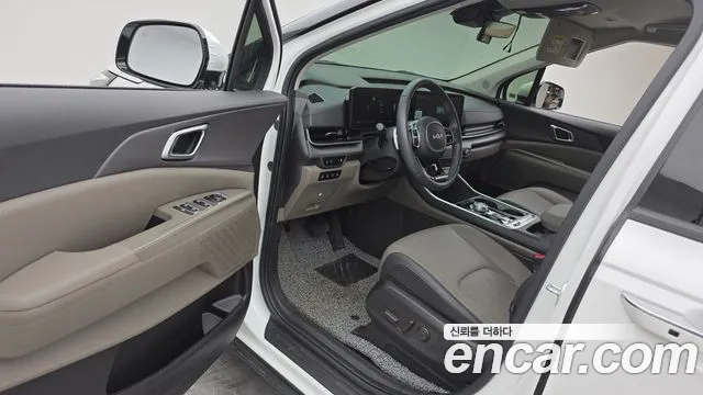 Kia Carnival Generation 4 — Фото автомобиля 10