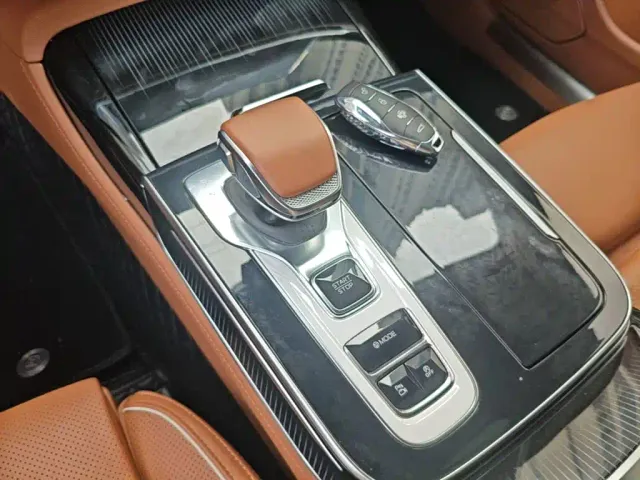 Hongqi H9 — Фото автомобиля 13