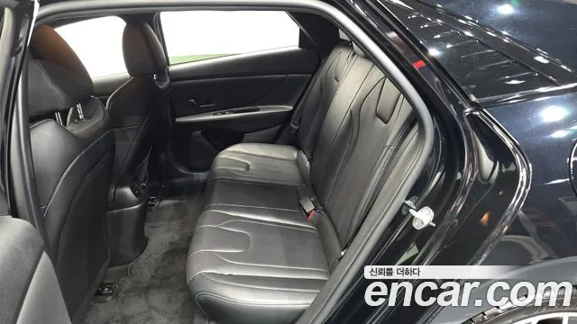 Hyundai AVANTE — Фото автомобиля 11