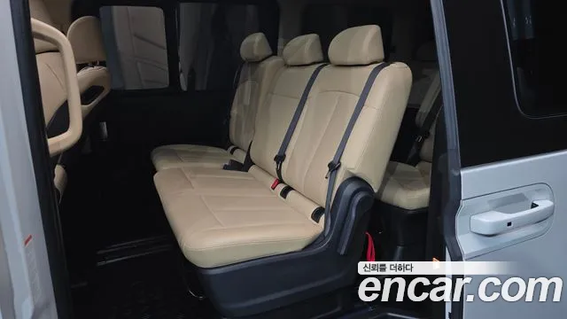 Hyundai Staria Staria L3.5 Tourer 11 мест — Фото автомобиля 12