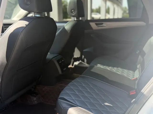 Volkswagen Sagitar — Фото автомобиля 10