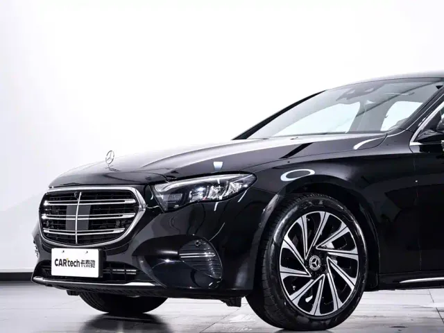 Mercedes-Benz E-Class — Фото автомобиля 5