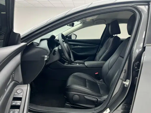 Mazda Axela — Фото автомобиля 13