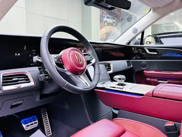 Hongqi E-HS9 — Фото автомобиля 8
