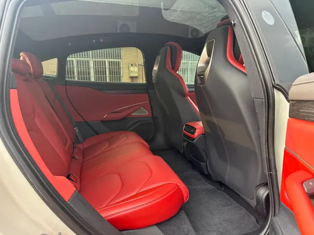 Xiaomi SU7 — Фото автомобиля 14