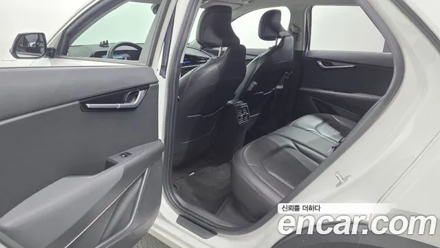 Kia Niro — Фото автомобиля 17