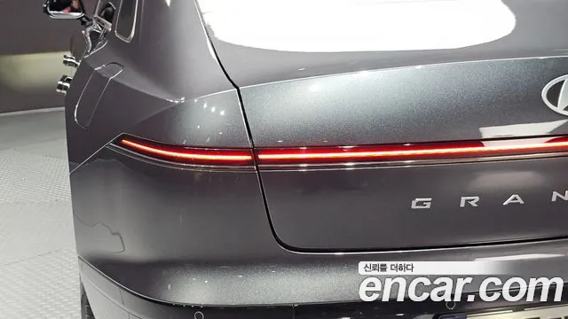 Hyundai Grandeur Grandeur (GN7) 2.5 Бензин 2WD — Фото автомобиля 23