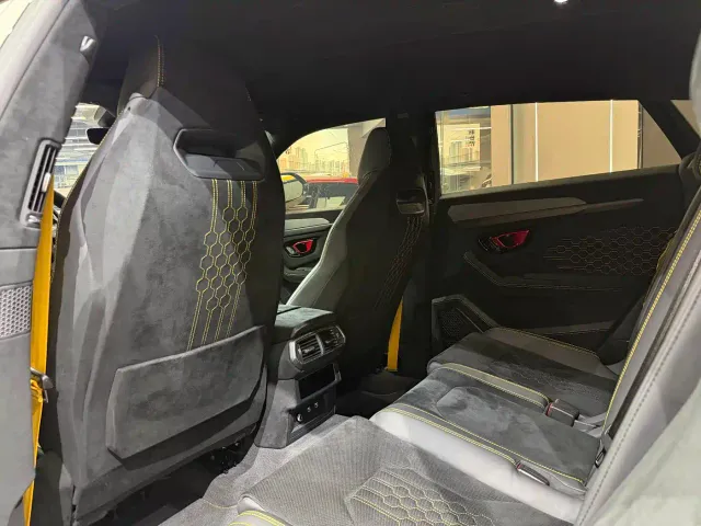 Lamborghini Urus — Фото автомобиля 10
