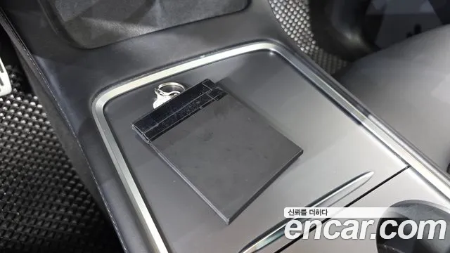 Tesla Model Y — Фото автомобиля 28