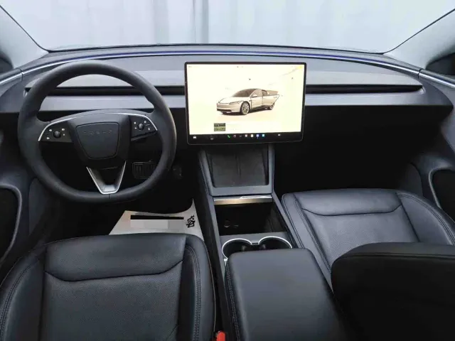 Tesla Model 3 — Фото автомобиля 8