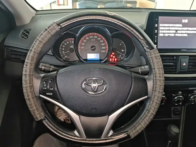 Toyota Vios — Фото автомобиля 10