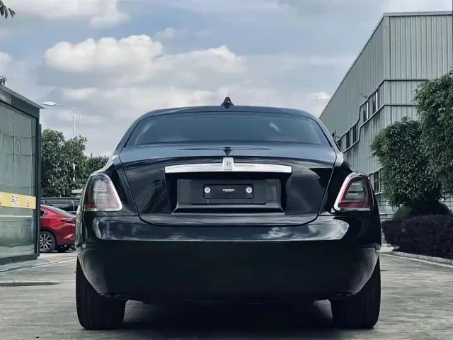 Rolls-Royce Ghost — Фото автомобиля 8