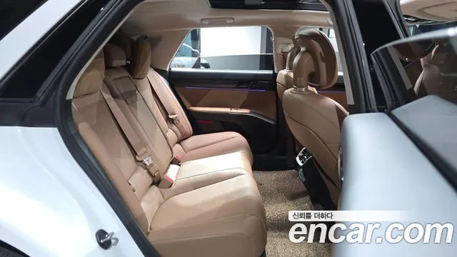 Hyundai Grandeur Grandeur (GN7) 2.5 Бензин 2WD — Фото автомобиля 9