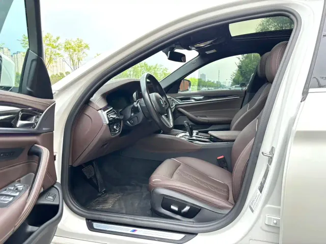BMW 5 Series — Фото автомобиля 4