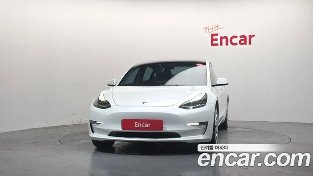 Tesla Model 3 — Фото автомобиля 3