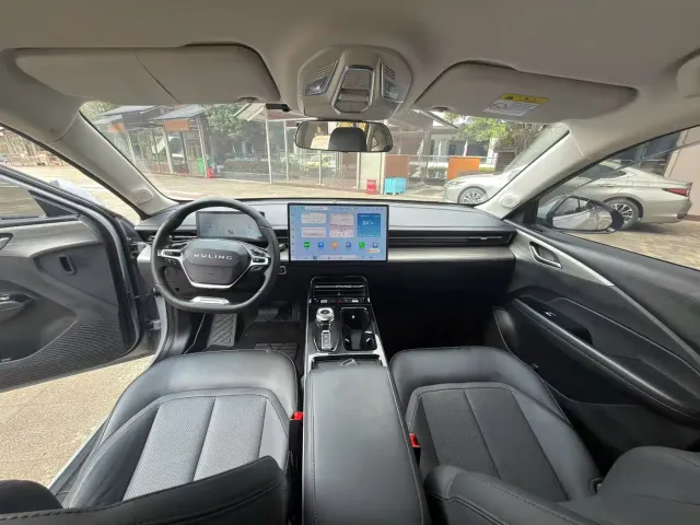 Wuling Starlight — Фото автомобиля 7