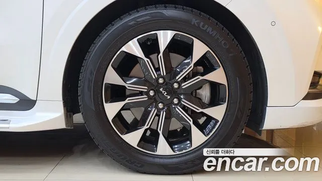 Kia Canival Carnival 4 поколение Бензин 9 мест Hi-Limousine — Фото автомобиля 2