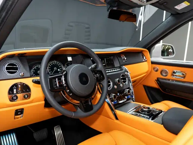 Rolls-Royce Cullinan — Фото автомобиля 12