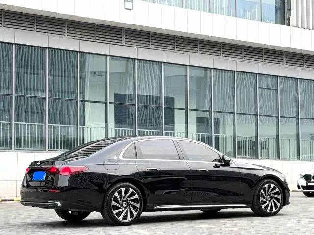 Mercedes-Benz E-Class — Фото автомобиля 7