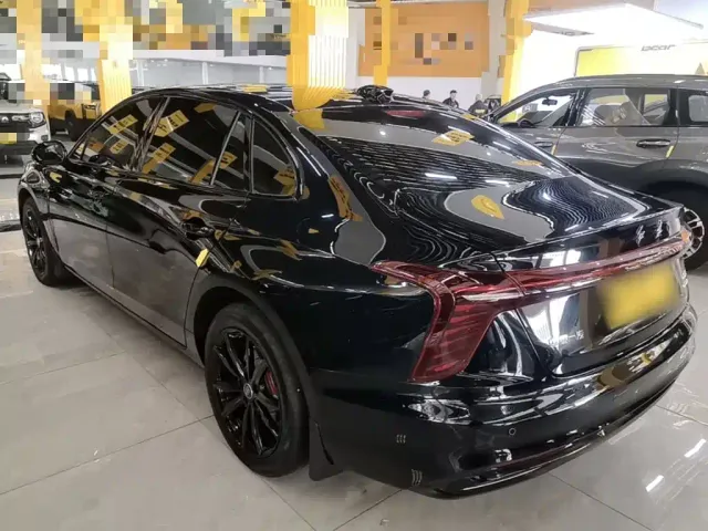 Hongqi H5 — Фото автомобиля 4