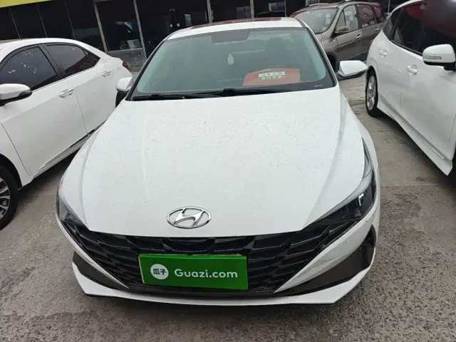 Hyundai Elantra — Фото автомобиля 2