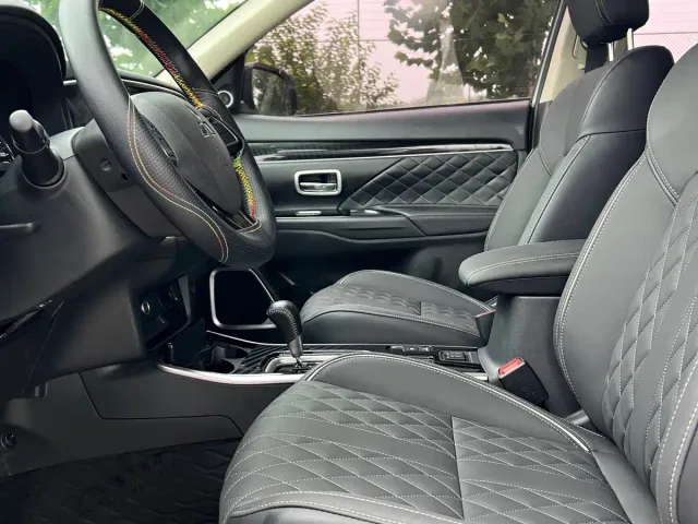 Mitsubishi Outlander — Фото автомобиля 7