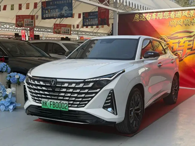 Фотография автомобиля — Changan UNI-Z