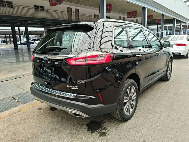 Ford Edge — Фото автомобиля 6