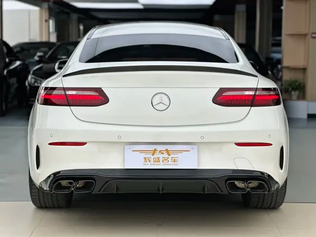 Mercedes-Benz E-Class — Фото автомобиля 4