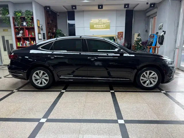 Volkswagen Passat — Фото автомобиля 6