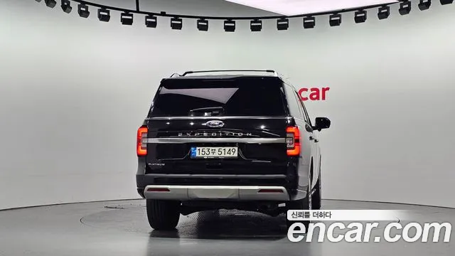Ford Expedition — Фото автомобиля 2