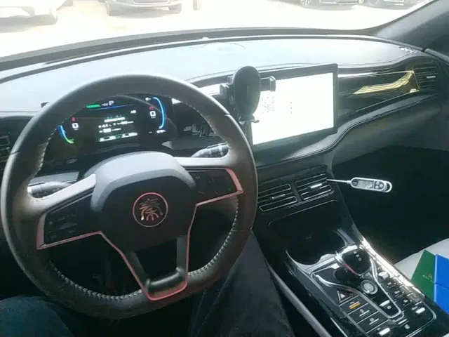 BYD Qin PLUS — Фото автомобиля 9