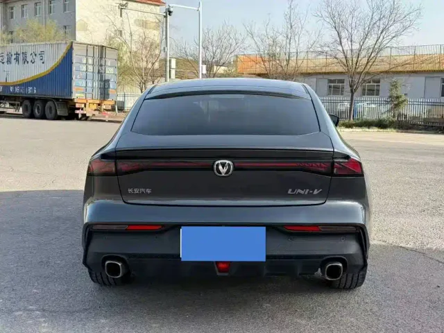 Changan UNI-V — Фото автомобиля 5