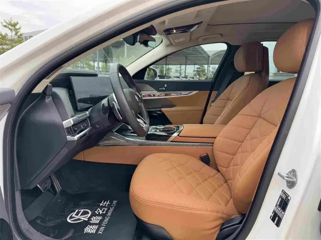 BMW 7 Series — Фото автомобиля 4