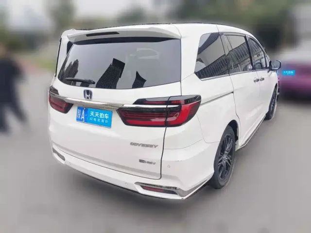 Honda Odyssey — Фото автомобиля 2