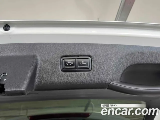 Kia Carnival Generation 4 — Фото автомобиля 17