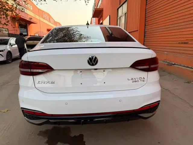 Volkswagen Lavida — Фото автомобиля 7