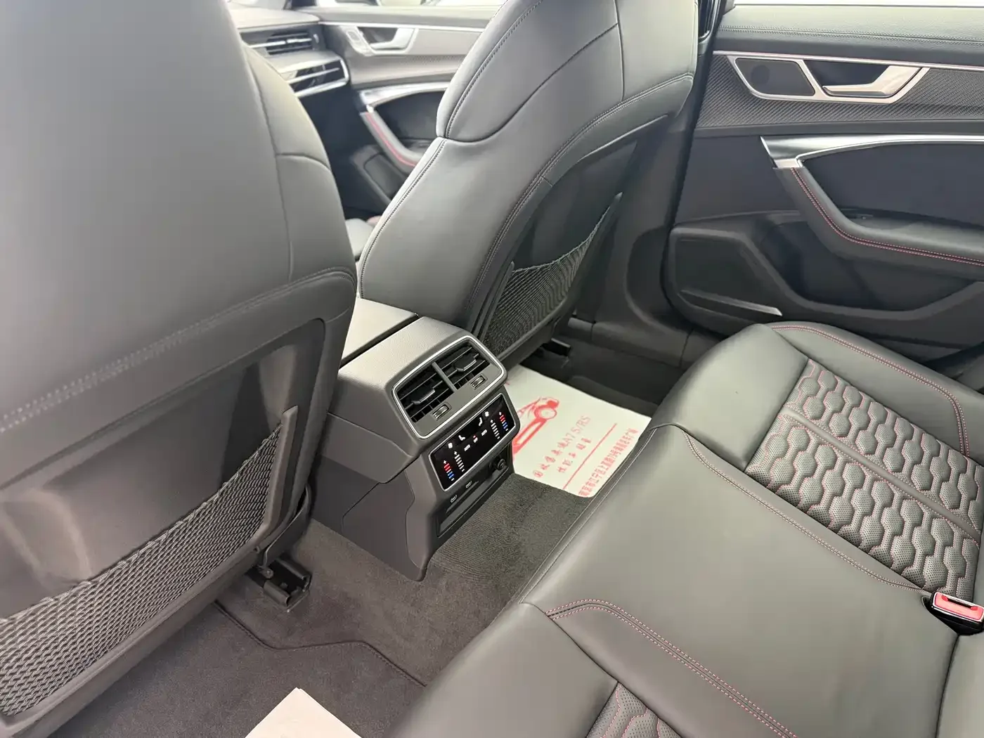 Audi Audi RS 6 2025 RS 6 4.0T Avant performance — Фото автомобиля 9