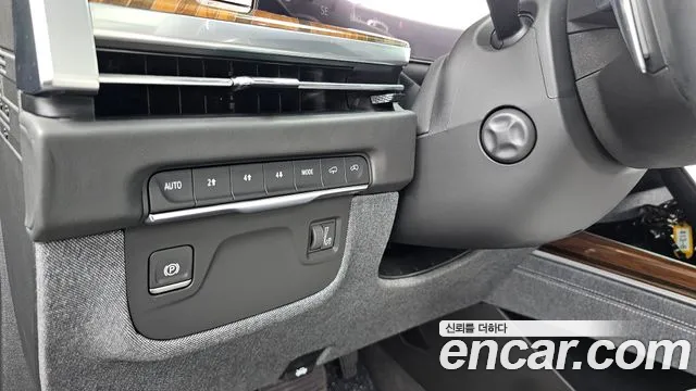 Cadillac Escalade — Фото автомобиля 27